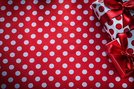 圣诞礼物圆点红色纺织假日概念