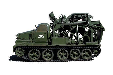 战争机器在轨道上的挖战壕铁路轨道在波兰连续轨道:推土机设备