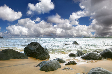 海浪上美丽的天空