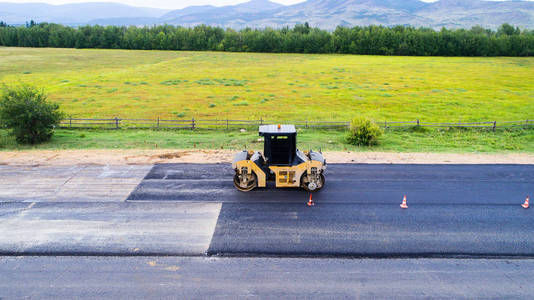 上面的公路建设