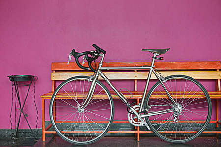 自行车不是粉红色或橙色