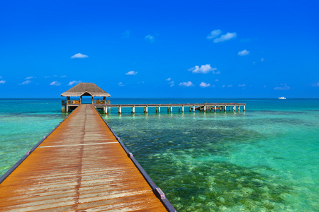 热带的马尔代夫岛上的码头