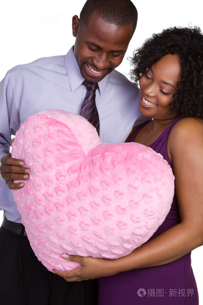 微笑的黑人夫妇