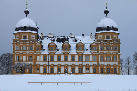 巴伐利亚冬雪城堡图片