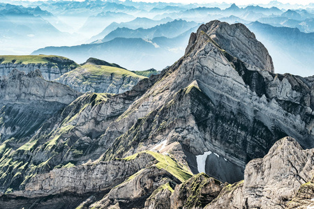 从装载 Saentis，瑞士，瑞士的阿尔卑斯山山景