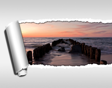 撕毁热轧撕纸,海滩假期照片