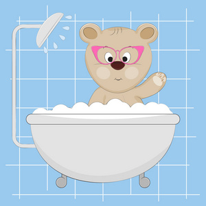 可爱的小熊在洗澡照片