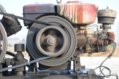 旧柴油发动机照片