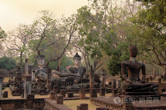 在泰国的历史佛雕像。