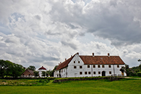 Hovdala 城堡是一座城堡里 Hassleholm 自治市，瑞典斯堪尼亚