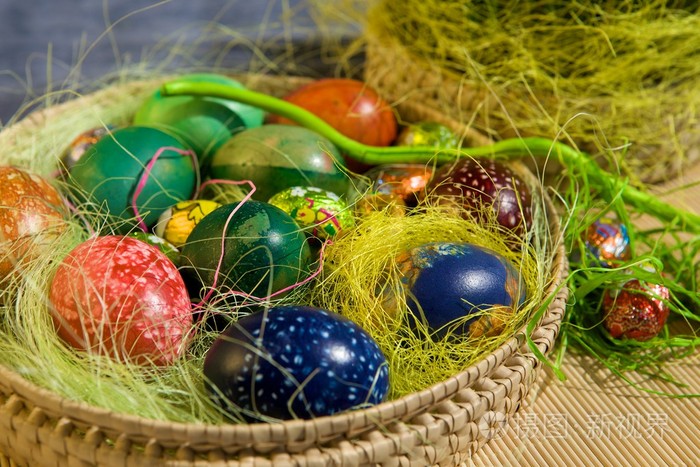 作礼物用之复活节彩色蛋easteregg的名词复数