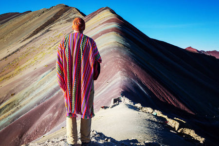 徒步旅行场景中 Vinicunca