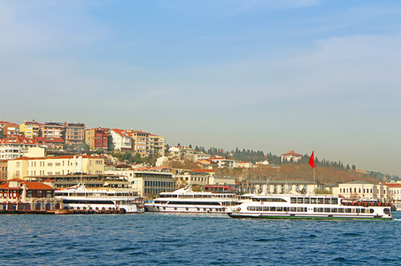 渡船在博斯普鲁斯海峡，伊斯坦布尔，土耳其