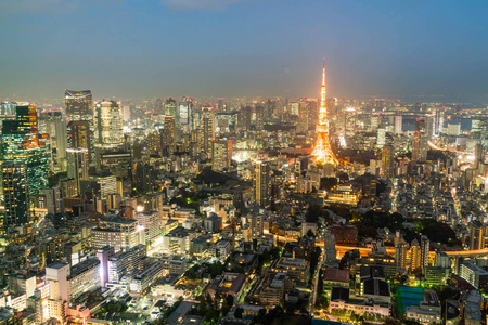 东京城市天际线与东京塔