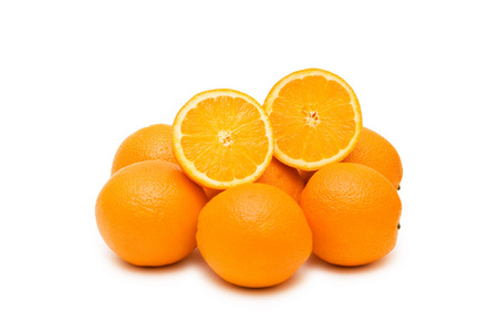 许多橙子孤立在白色