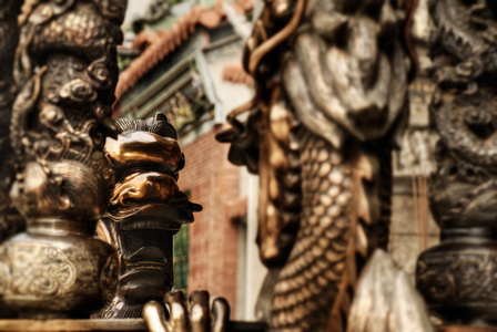 龙星座 口语贬义脾气暴躁的人黑的线条偶像为无礼的,出言不逊的和鄙视