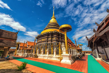 帕兰邦銮是在泰国南邦省的一座寺庙