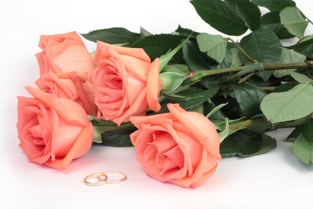 玫瑰和结婚戒指