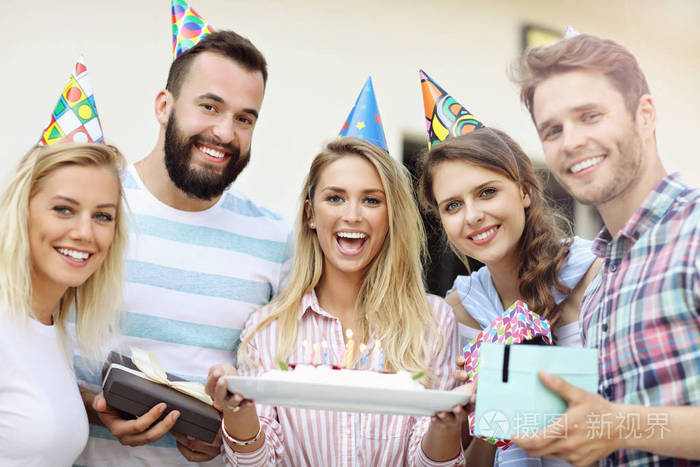 朋友生日聚会玩乐
