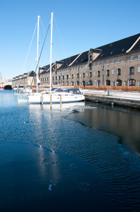哥本哈根运河上的游艇