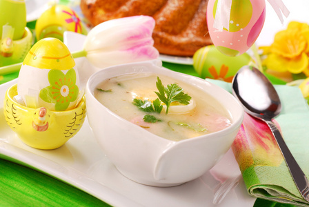 复活节的白色borscht