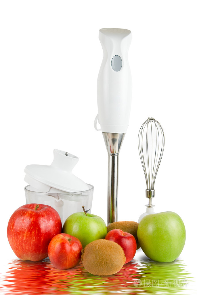 等待搅拌机的水果