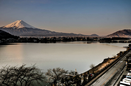 富士山秋季在河口湖雪山, 富士山是著名的日本山, 旅游人士称富士山为富士, 富士山, 富士山, 富士三, 日本