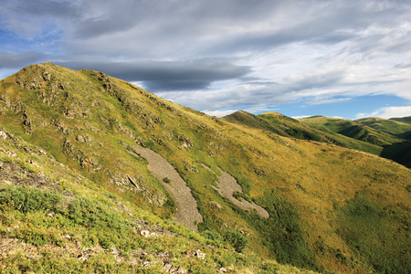 山，山岳 山脉 一大堆 大量