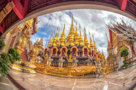 在 Wat prathatsuthone 省府，泰国 Phra Borommathat 30 宝塔