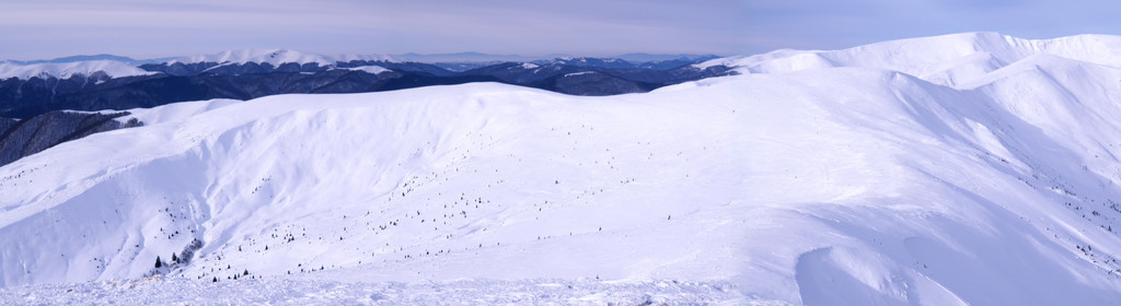 全景雪山