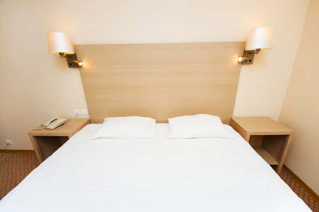 酒店客房提供双人床