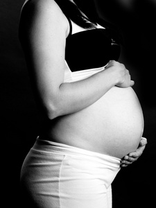 黑白孕妇图片