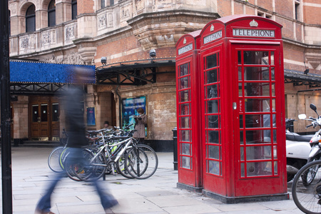 伦敦的红色电话箱
