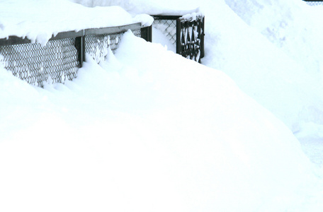 雪地围栏