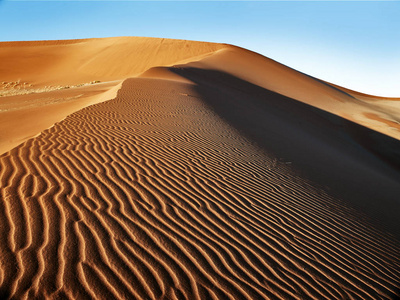 纳米布与橙色沙丘的沙漠
