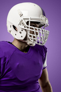 足球运动员穿的制服，紫色