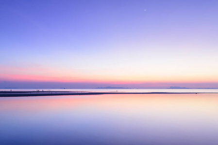 黄昏海滩日落天空和热带海