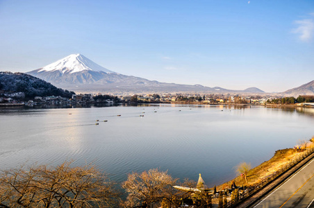 富士山秋季在河口湖雪山, 富士山是著名的日本山, 旅游人士称富士山为富士, 富士山, 富士山, 富士三, 日本