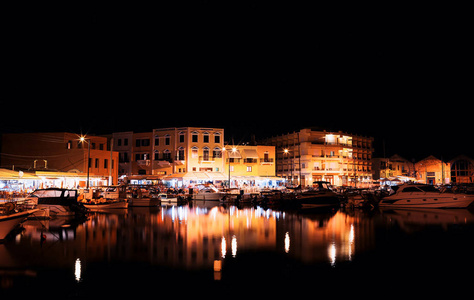 横向晚上希腊码头反思城市景观背景