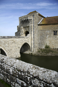 利兹城堡护城河桥