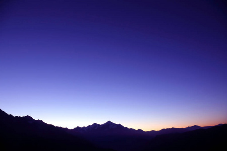 在这之前早上昂山山区天空