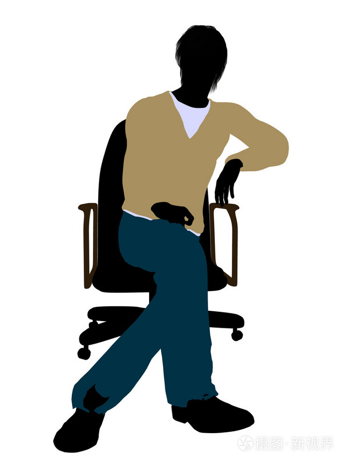 穿着休闲服的男性坐在椅子上