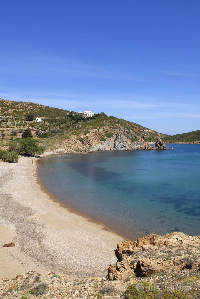 在希腊的帕特莫斯岛海滩上