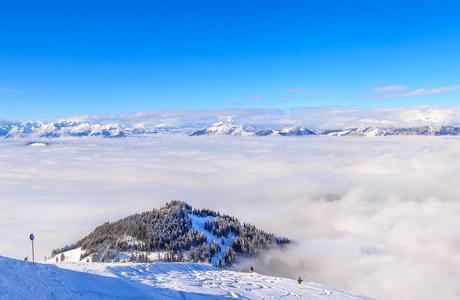 山坡上的滑雪胜地 Soll，奥地利蒂罗尔