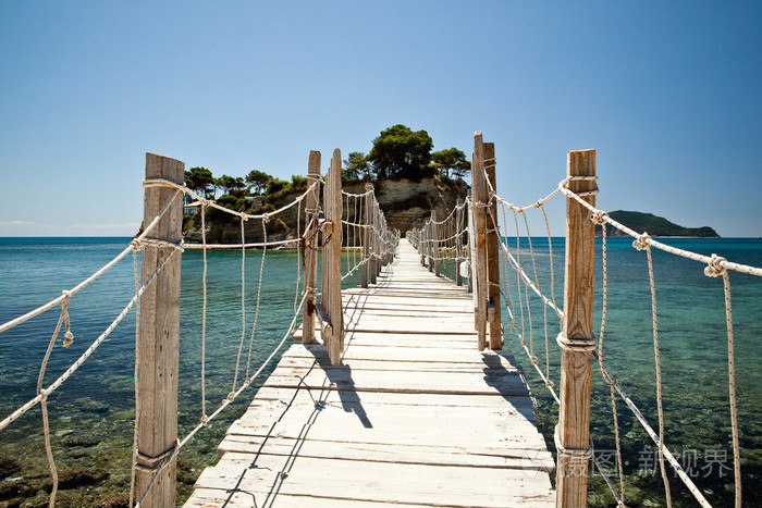 扎肯托斯的海上有绳索的木桥