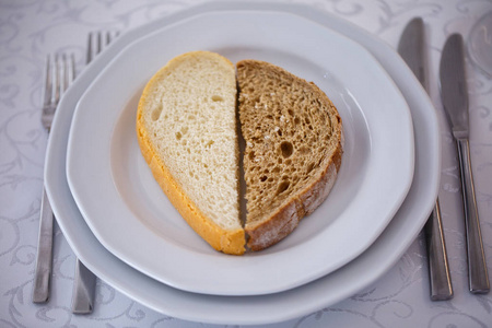 两个不同片面包板上
