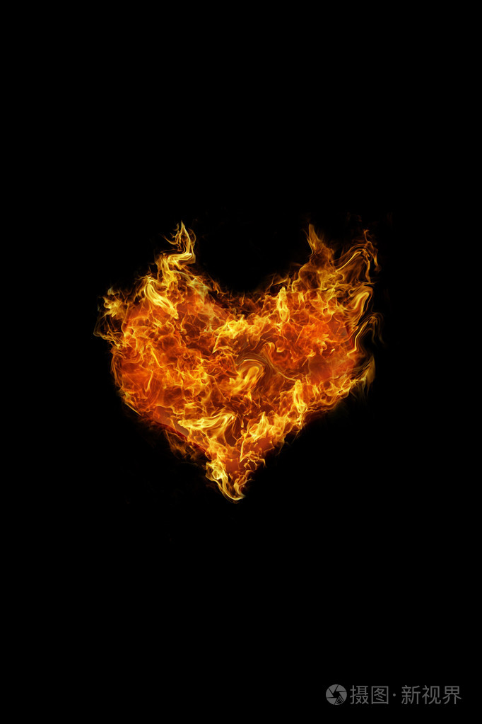黑色背景下的火心