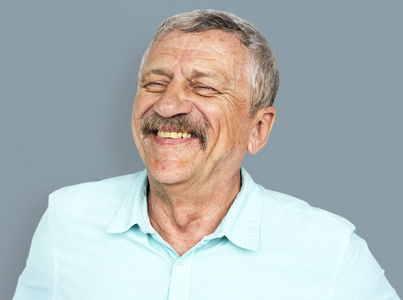 小胡子男人莺图片