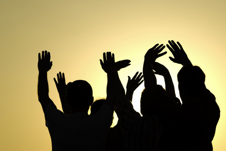 挥手背影告别图片