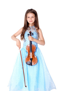 带小提琴的女孩被隔离在白色
